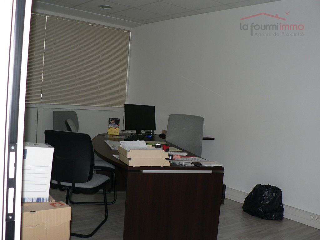 Local professionel en angle à Port Saint Louis du Rhône - Bureau