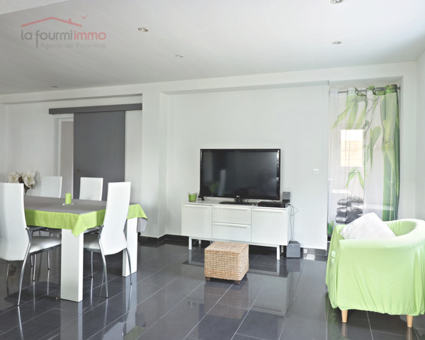 Vendu : Maison à Huningue 4 pièces 110 m² (68330) - Maison avec terrasse à Huningue 68330 ( Séjour )