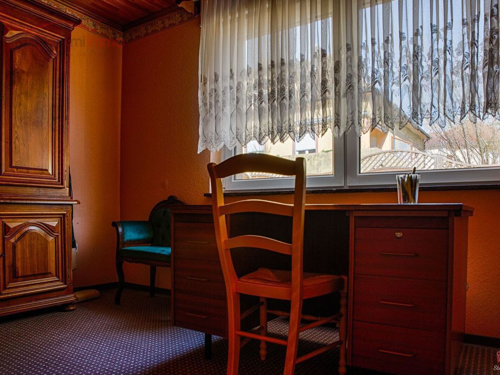 Maison individuelle, dans un endroit calme d'Insming. - Port bureau