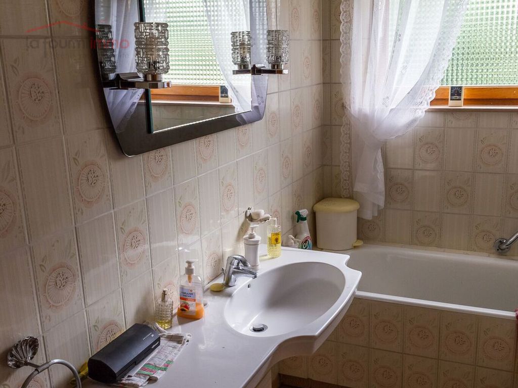 Maison individuelle, de 124m², construite en 1972. - Vuko sdb