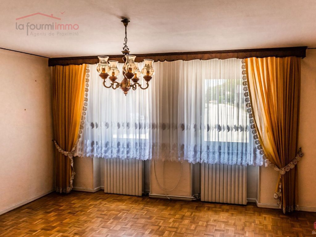 Maison ancienne, au centre du village de Fremestroff - Iff salon 2