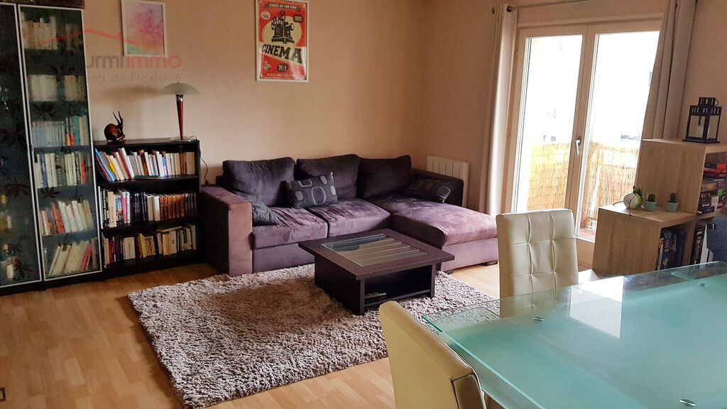 Lumineux F3/4 avec cave, garage et 2 balcons - Séjour