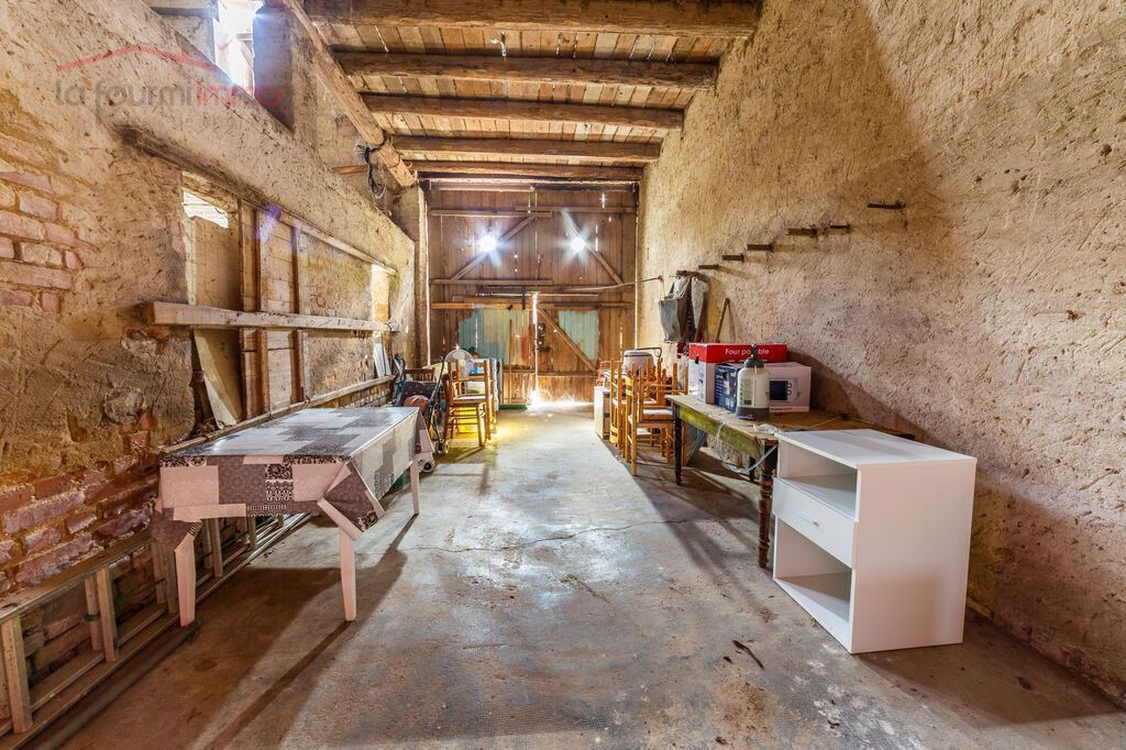 Ancien corps de ferme à Givrycourt. - Jap grange