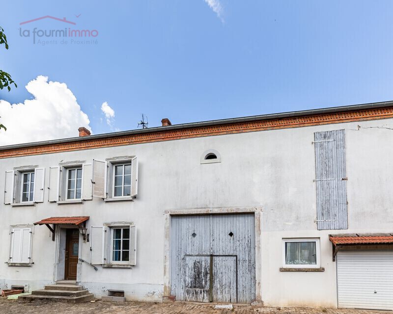 Ancien corps de ferme à Givrycourt. - Jap devanture