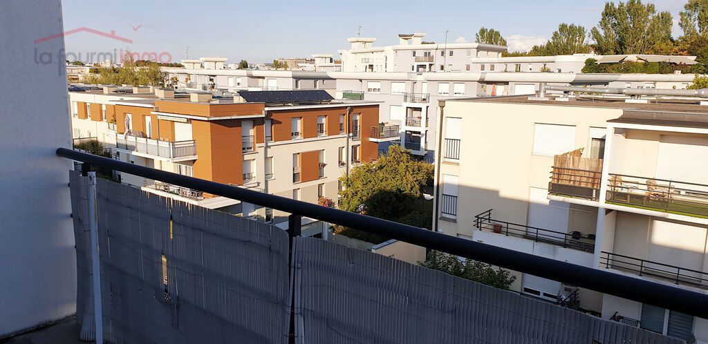 F2 de 45m² vendu loué - Vue du balcon