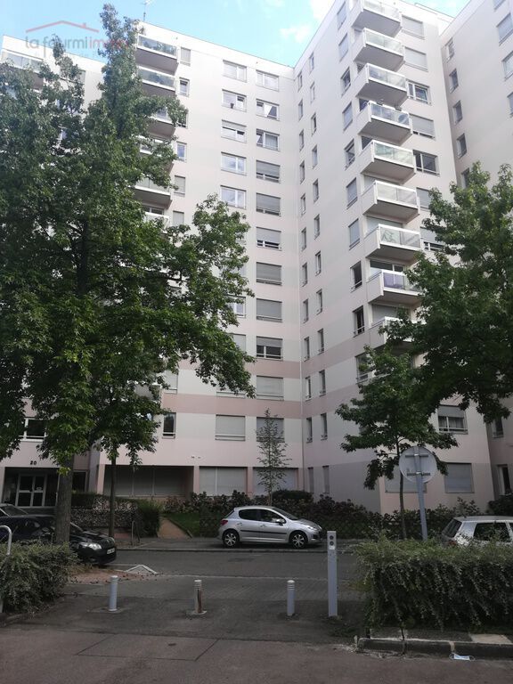 Sympathique studio à Strasbourg secteur Esplanade/Citadelle - Vue fa ade immeuble c t  entr e