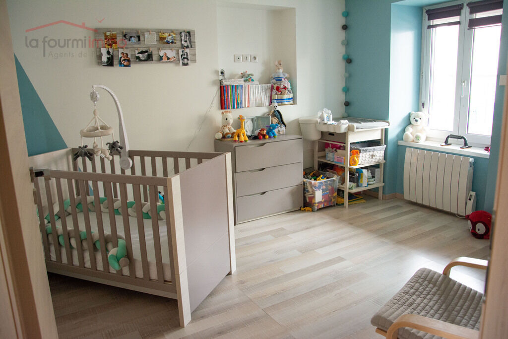 Appartement rez-de-jardin 3 pièces 80 m² à Cernay - Chambre enfant
