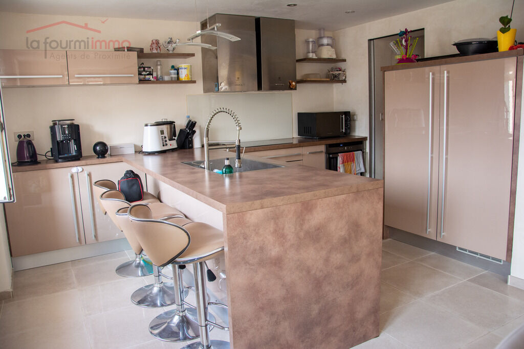 Appartement rez-de-jardin 3 pièces 80 m² à Cernay - Cuisine