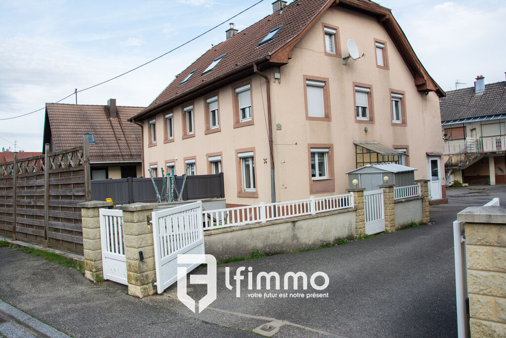 Appartement rez-de-jardin 3 pièces 80 m² à Cernay - Immeuble