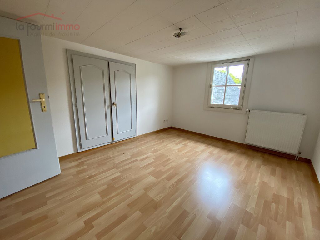 Maison 5 pièces avec dépendances ..Vendu.. - CHAMBRE 1