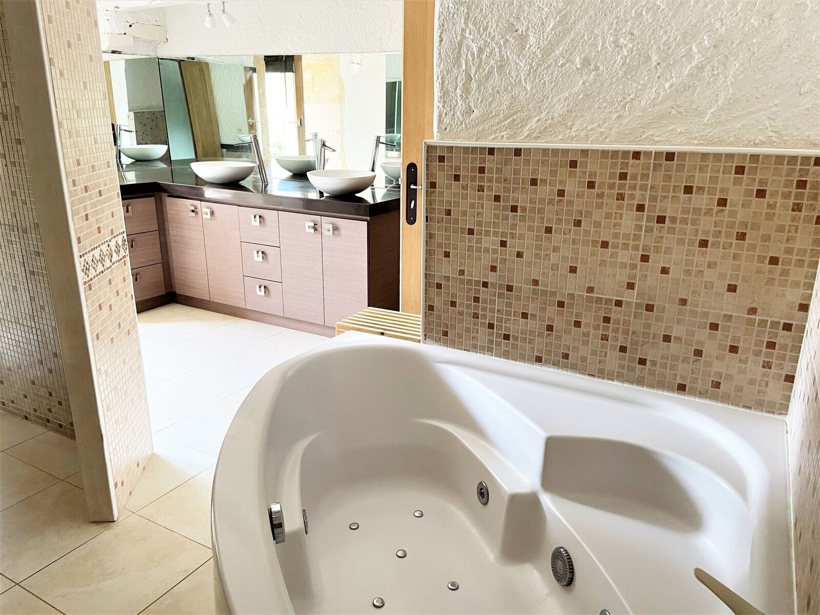 Maison en pierre - Salle de bain vasque bain  2