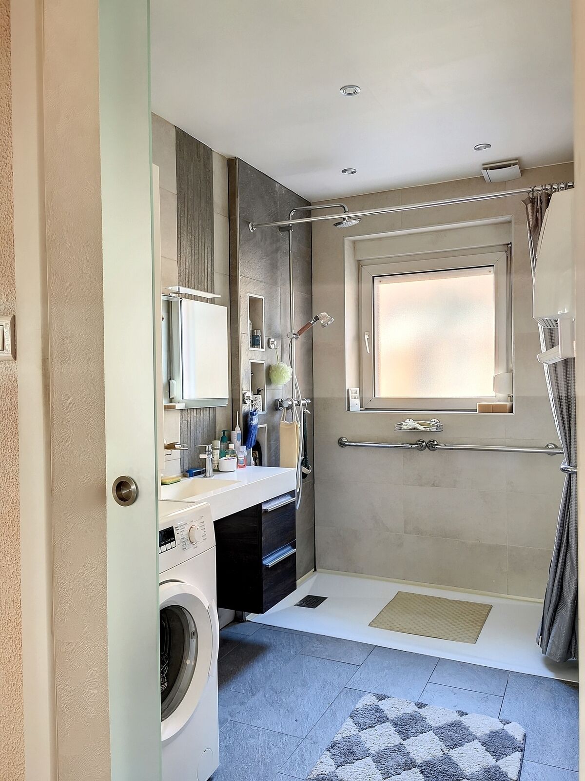 Maison à fort potentiel - Salle d'eau RDC