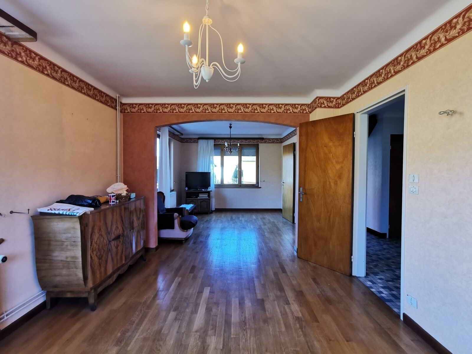 Maison de 6 pièces 145m² sur un terrain de 6,21ares - Maison Orbey Salon 1 - Lucas Miclo - Conseiller immobilier Illkirch