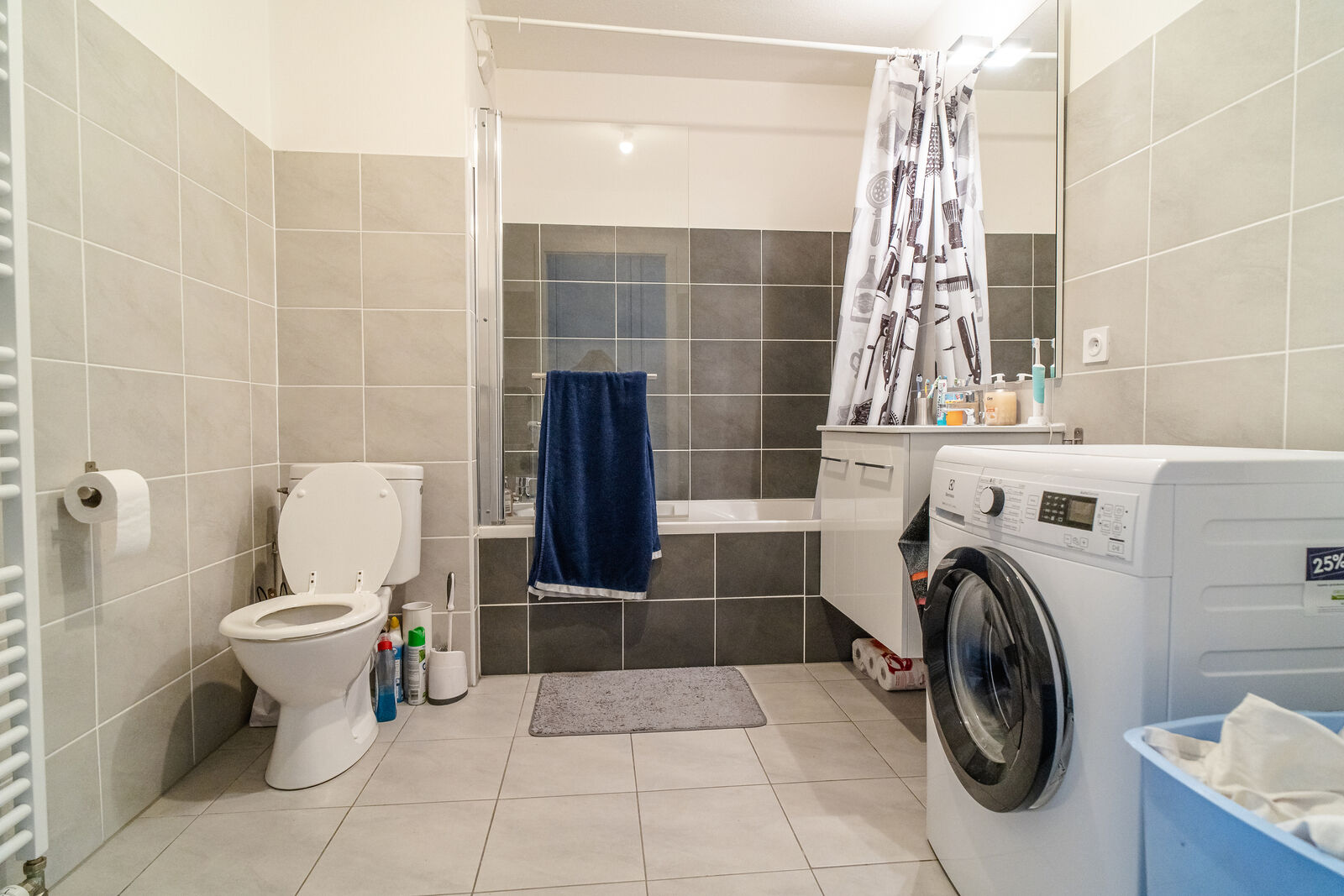 Appartement 2 pièces, balcon, place de parking  - salle de bain