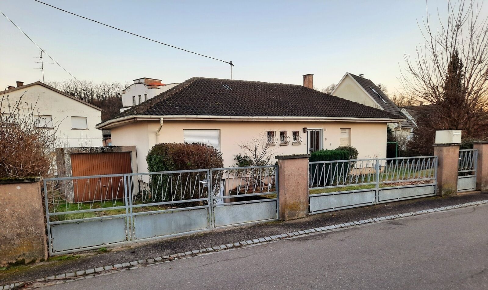 Maison individuelle plain pied d'environ 100m² à découvrir - extérieur avant