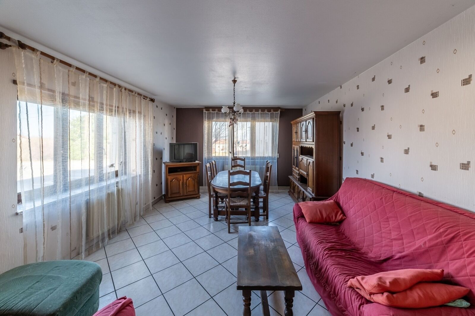 Immeuble de rapport, sur un secteur stratégique. - Appart 1 pièce à vivre