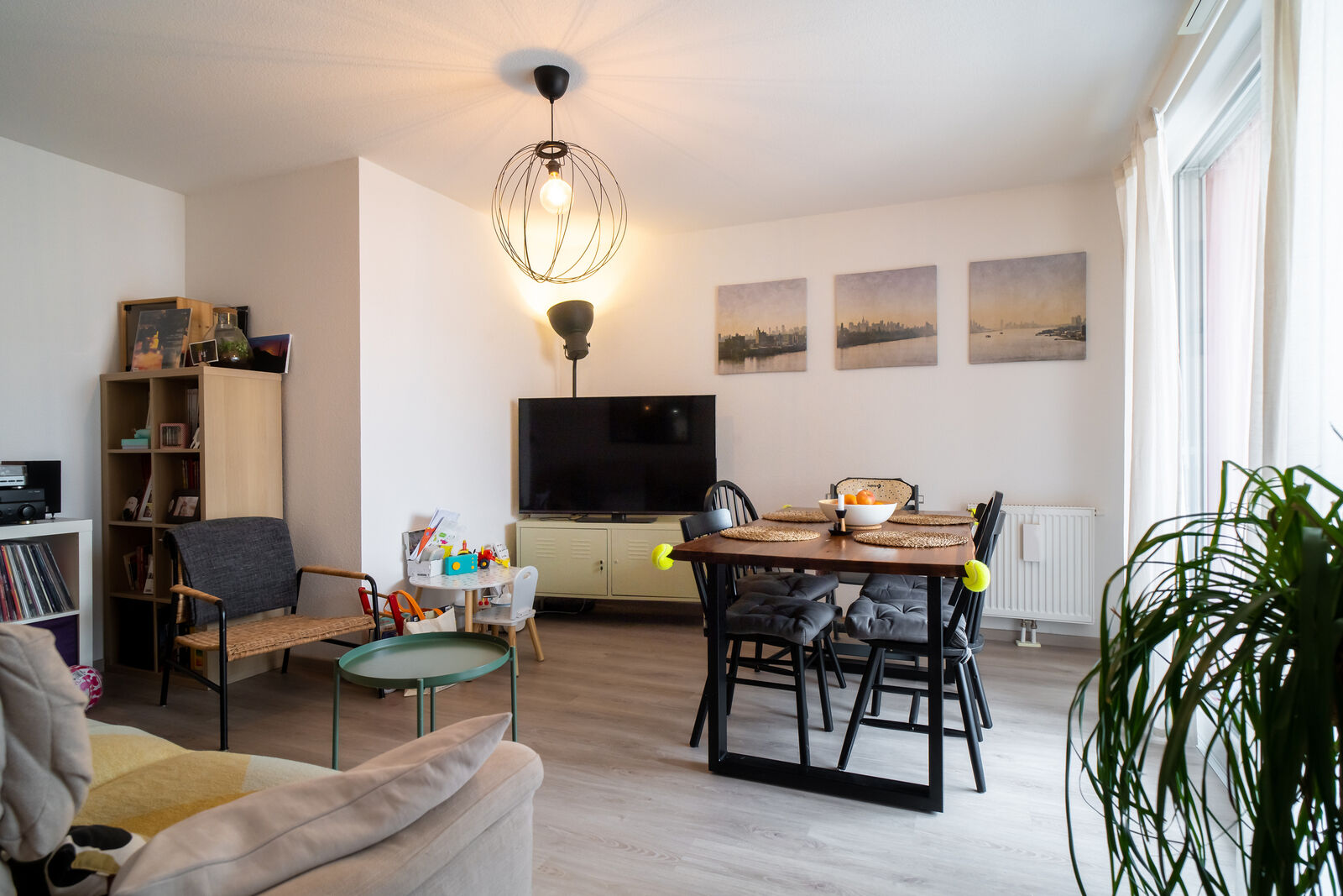 Appartement 3 pièces récent,  balcon, garage en sous sol - salon jejour