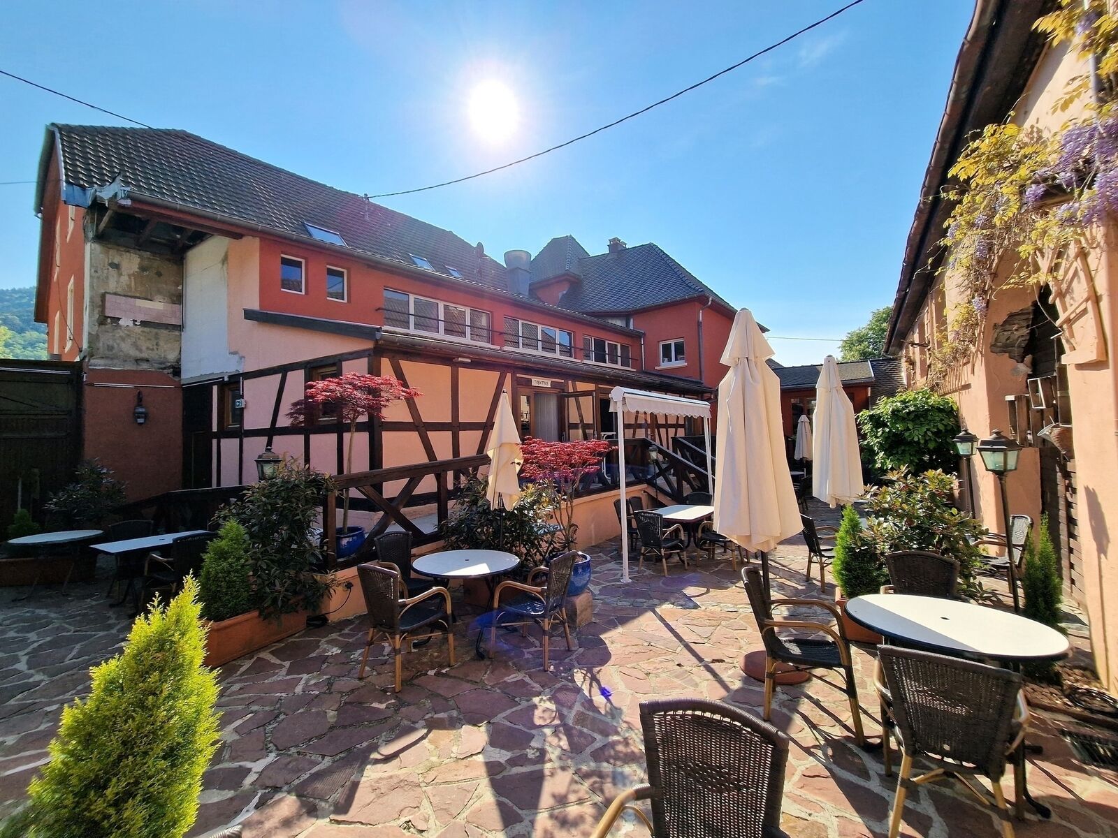 Murs commerciaux et fonds 1400 m²  - 00000000000