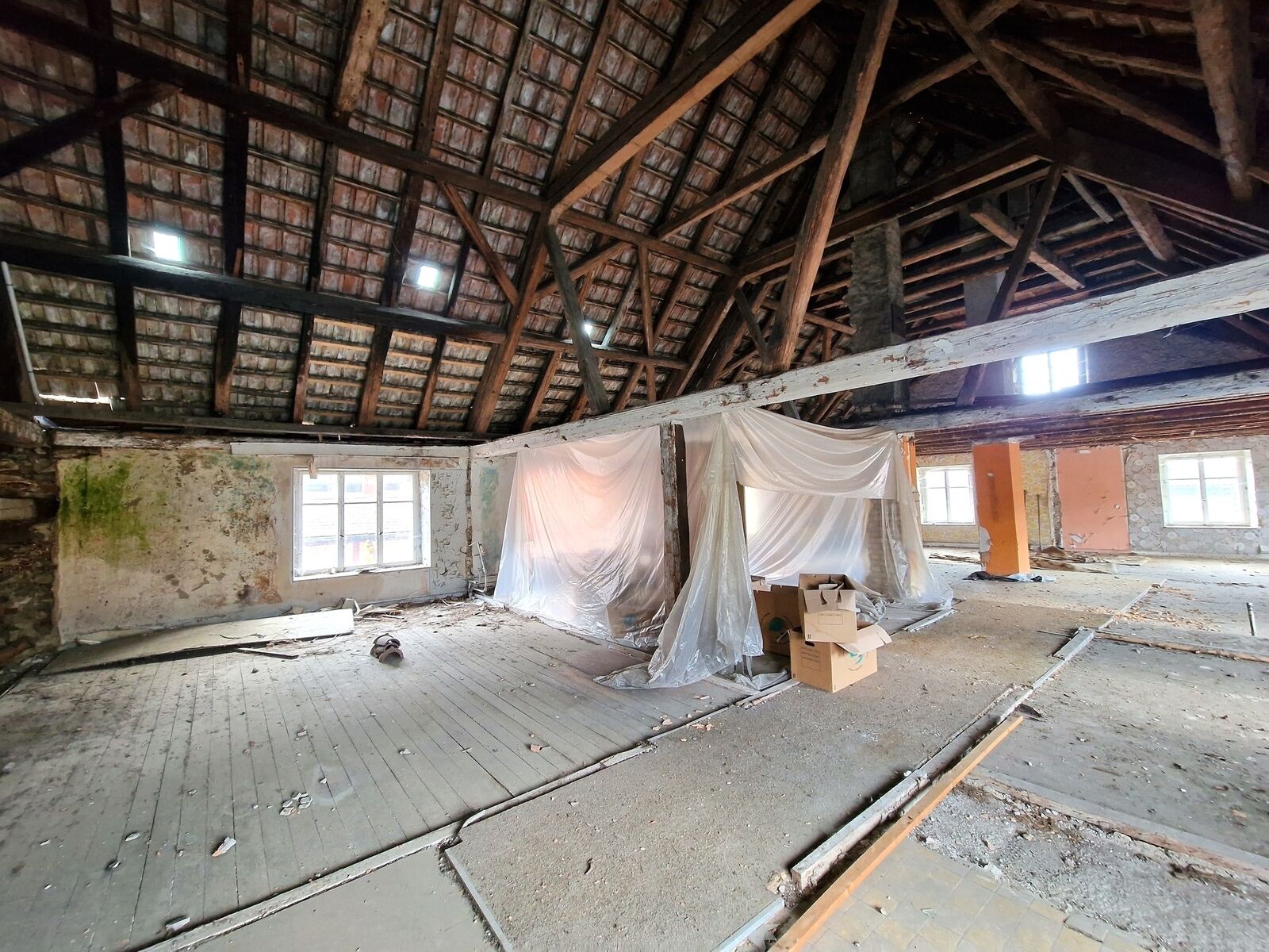 Murs commerciaux et fonds 1400 m²  - 0000