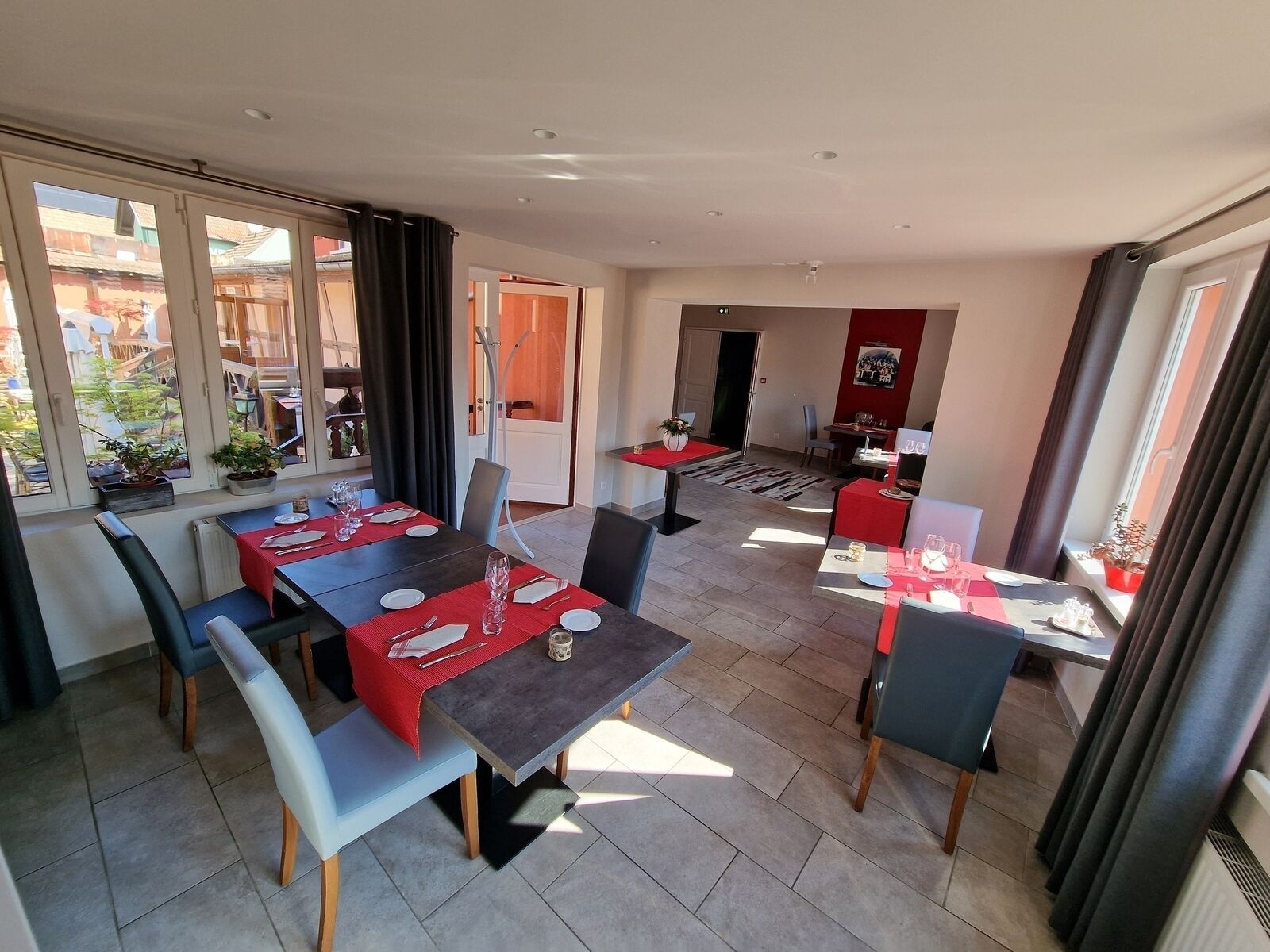 Murs commerciaux et fonds 1400 m²  - 02