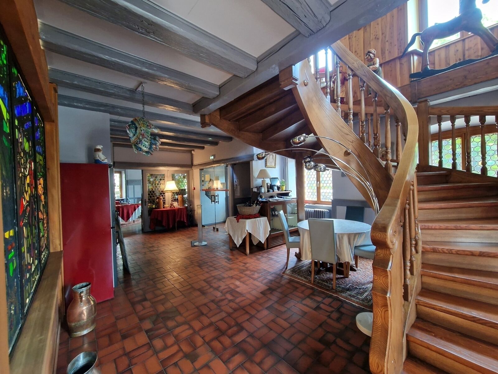 Murs commerciaux et fonds 1400 m²  - 000