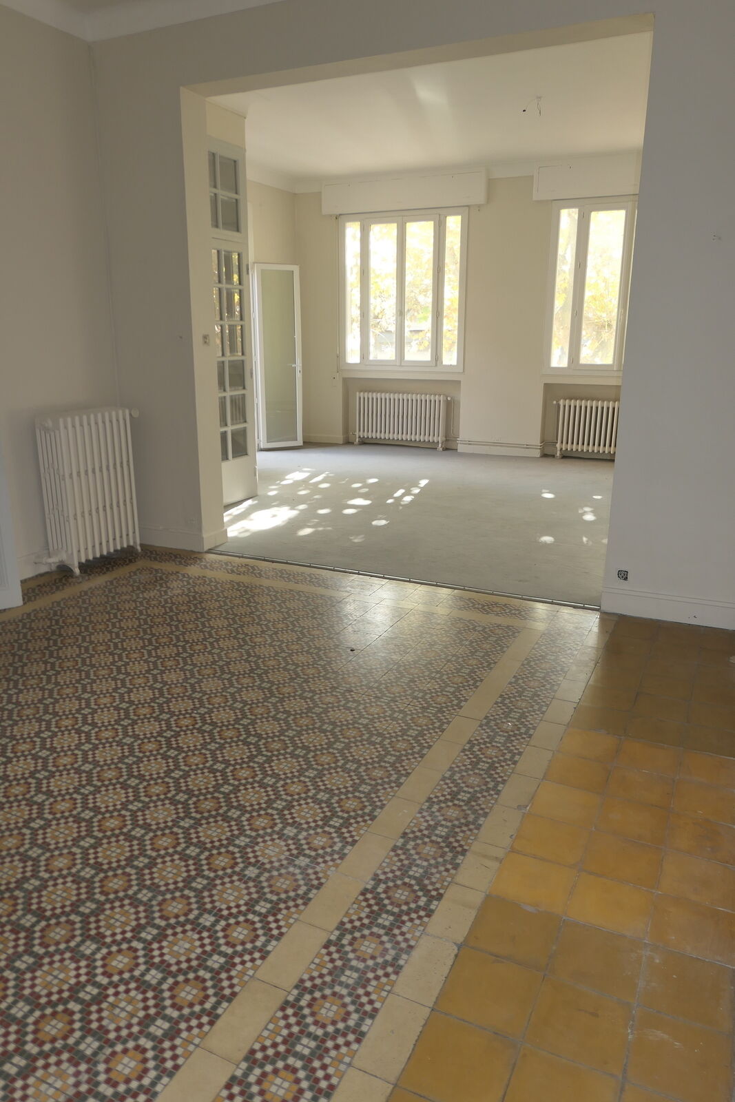 Immeuble au centre ville de Port Saint Louis du Rhône - Double séjour