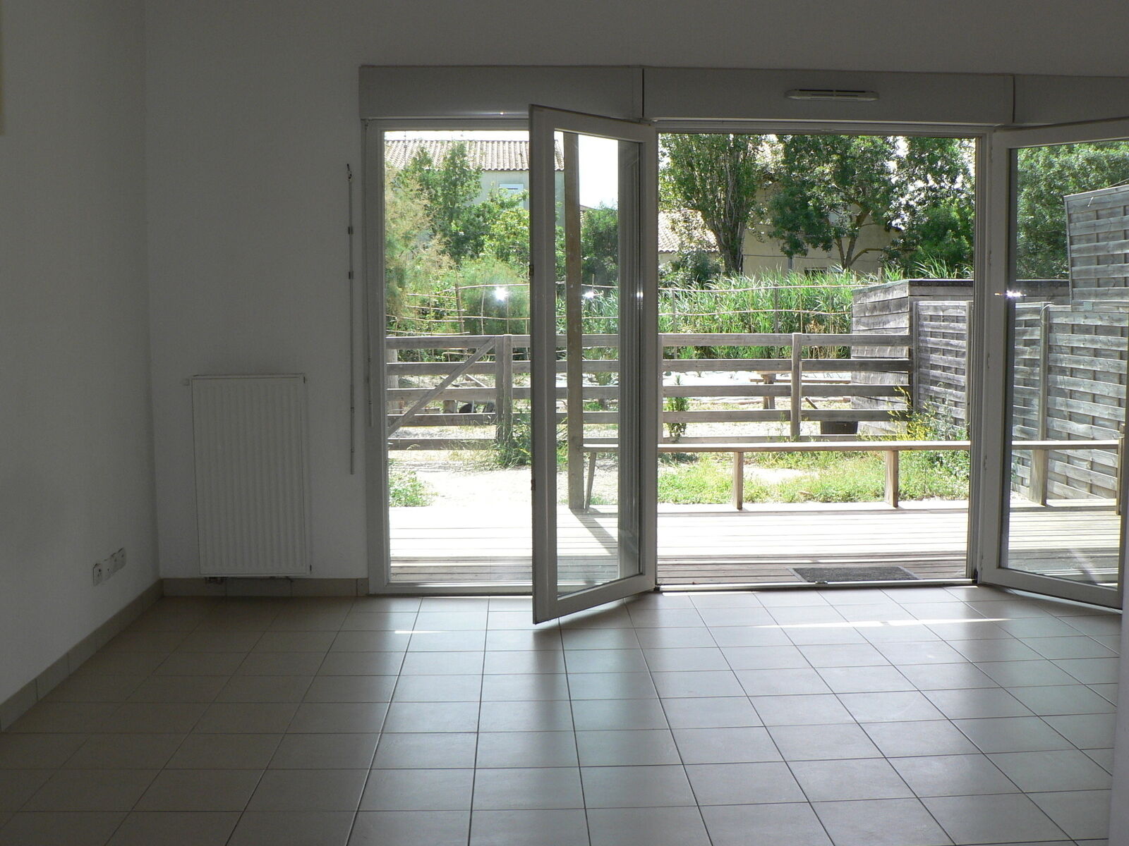 Maison mitoyenne de 5 pièces à Salin de Giraud.  - Séjour