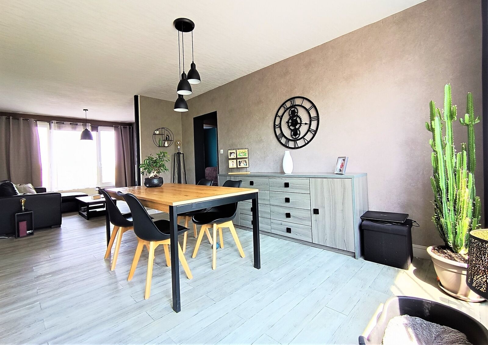 Spacieux Appartement au calme, de type III - Img 20230418 142036