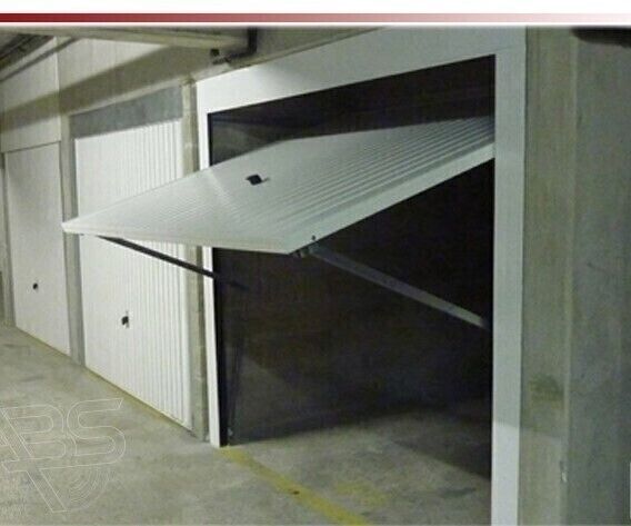 Lumineux F5 traversant, 3 chambres, balcon, cave, garage - Garage box porte basculante 20220913