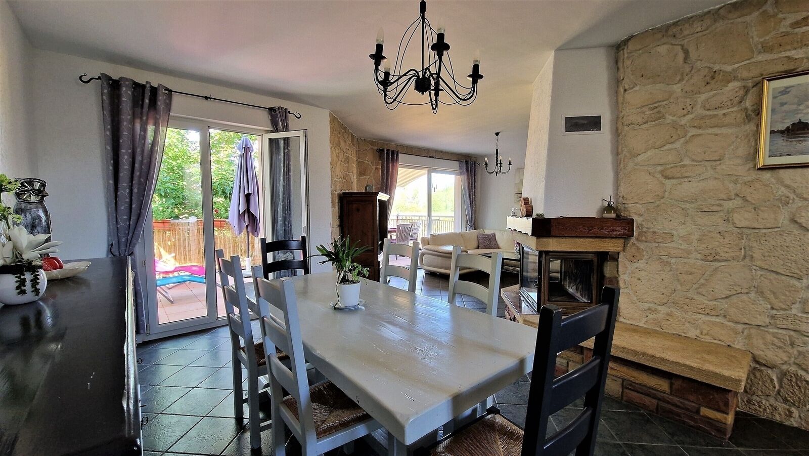 --"Vendu"--  - 20220824 101506 1