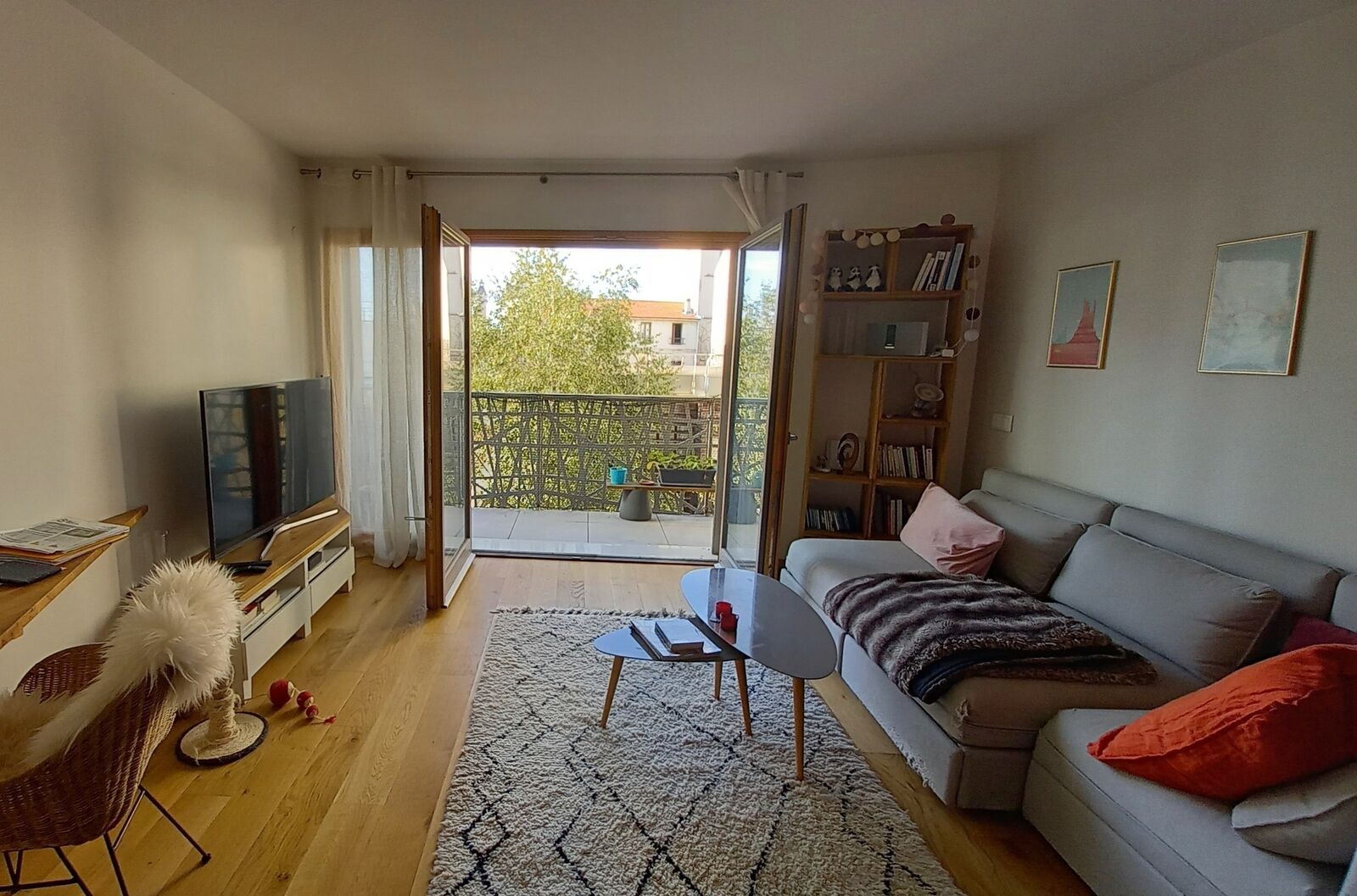 Bel appartement 2 pièces de 49m2 avec grande terrasse à Pantin  - 20220904 174233