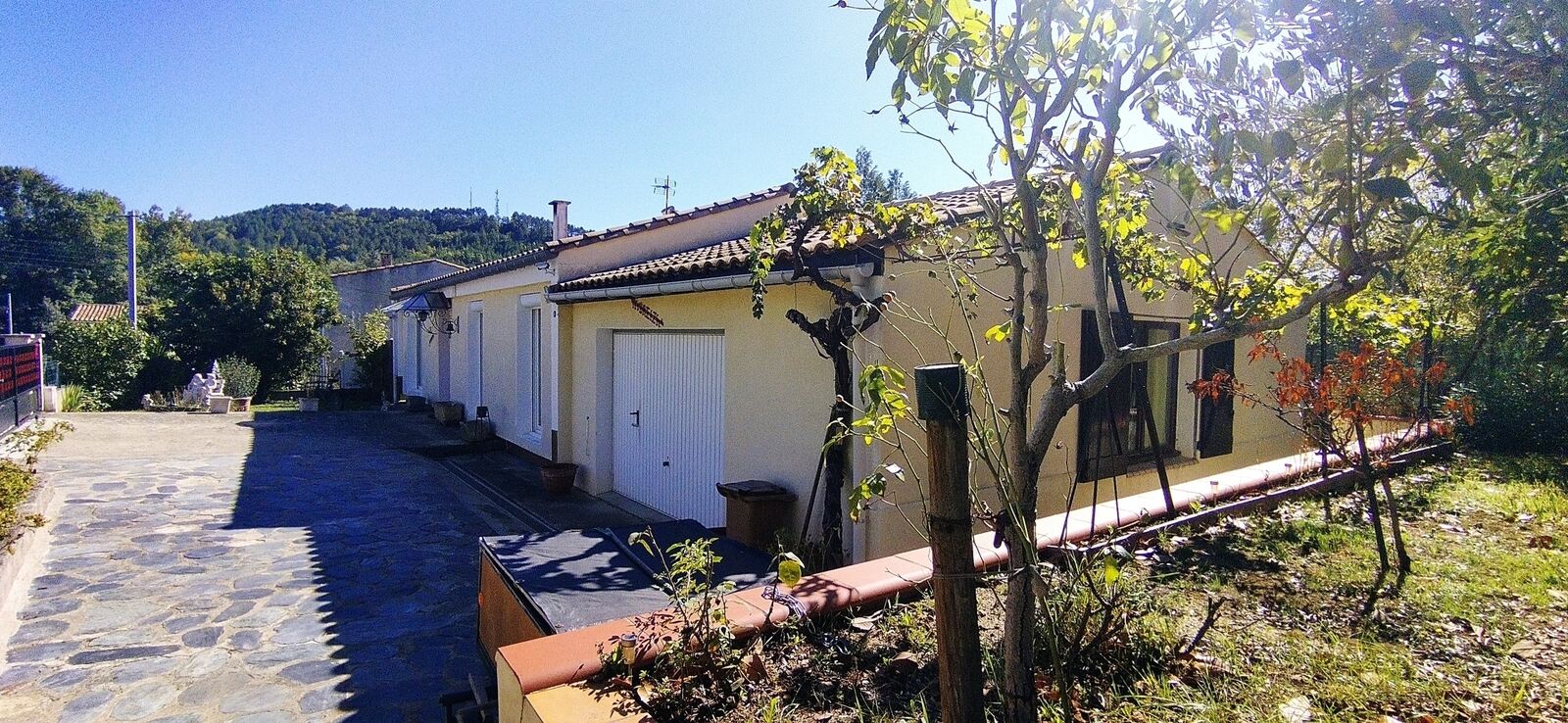 Villa de plain-pied avec jardin - Img 20221004 144729