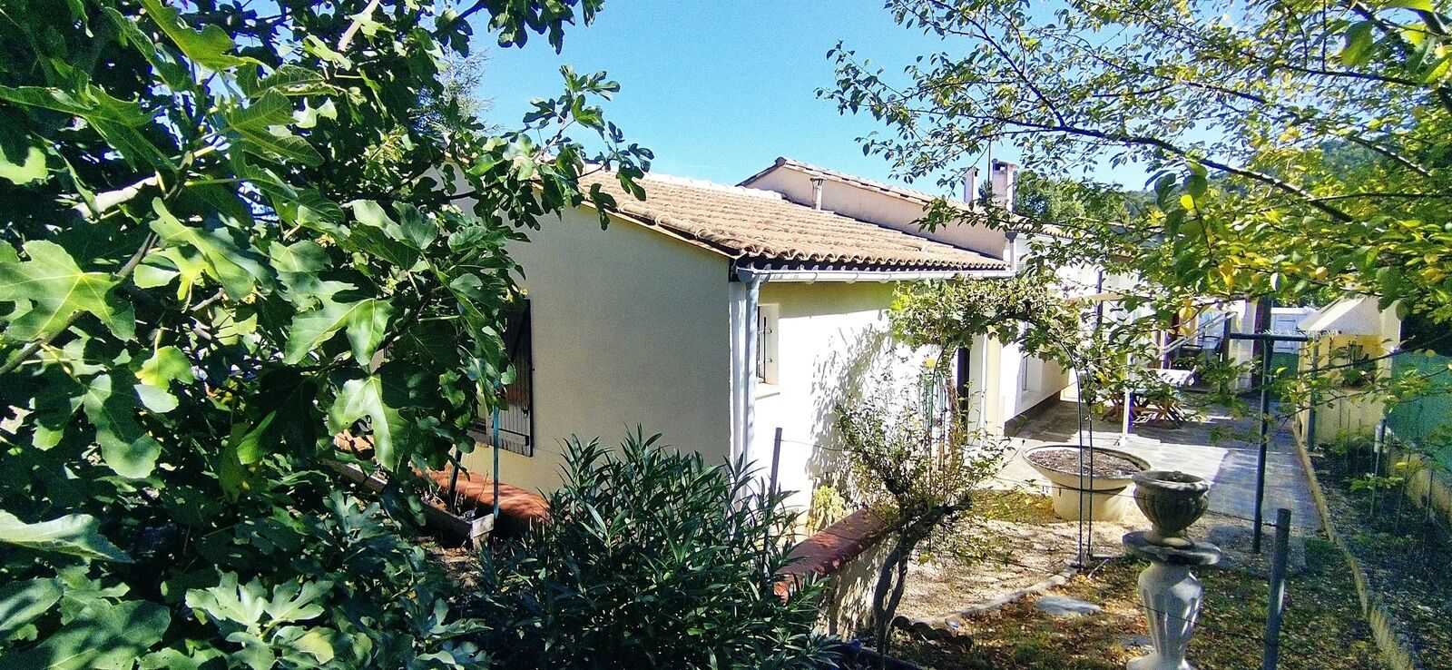 Villa de plain-pied avec jardin - Img 20221004 144550