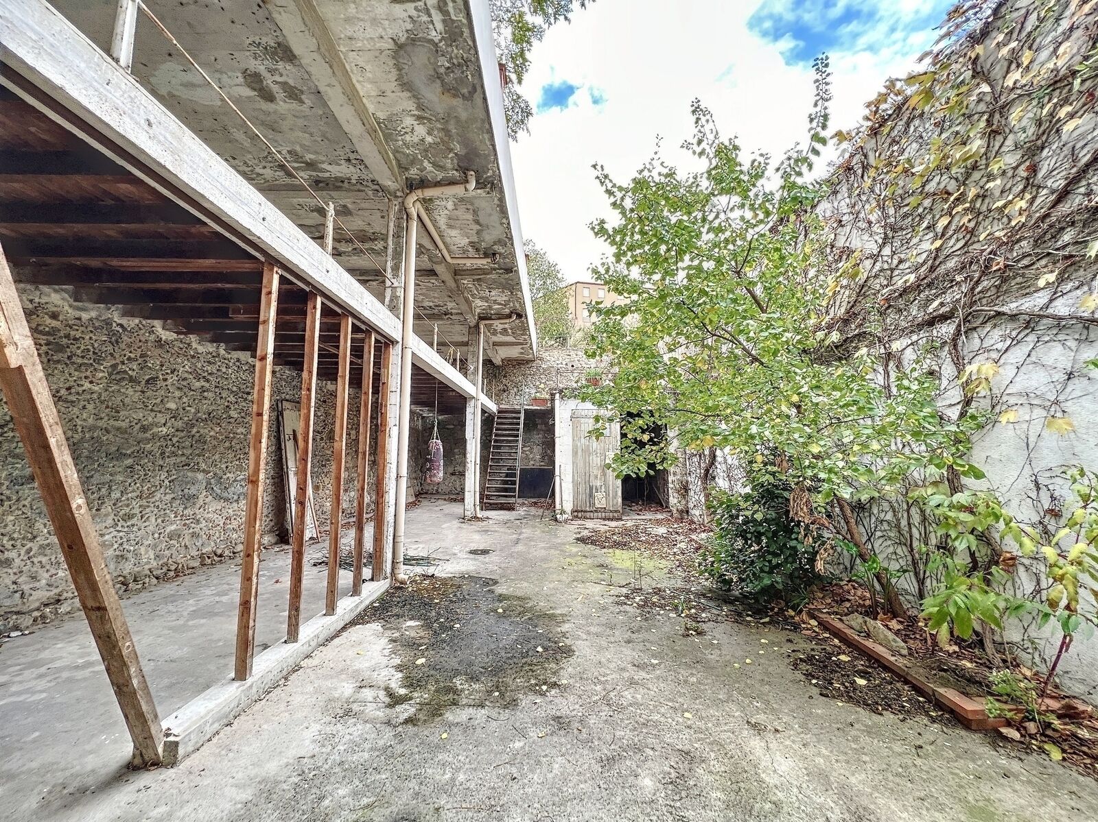 Immeuble de 3 niveaux avec extérieur - Elne - D050f0bb-ff7d-4c84-9c6e-78ecfa03c034