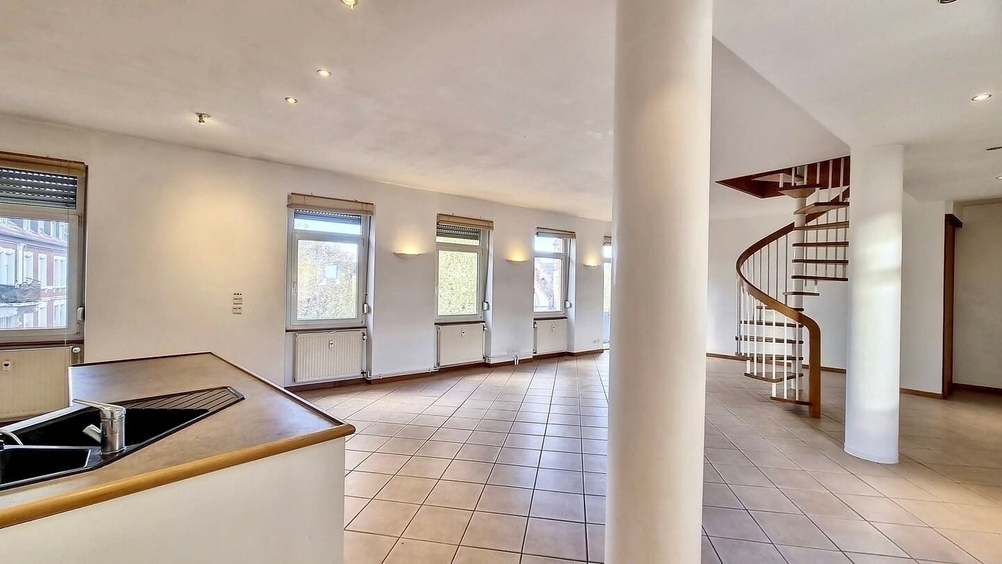 Appartement type loft en duplex - 22a464a6-4fa8-4694-90df-7a87d8a6ea8c