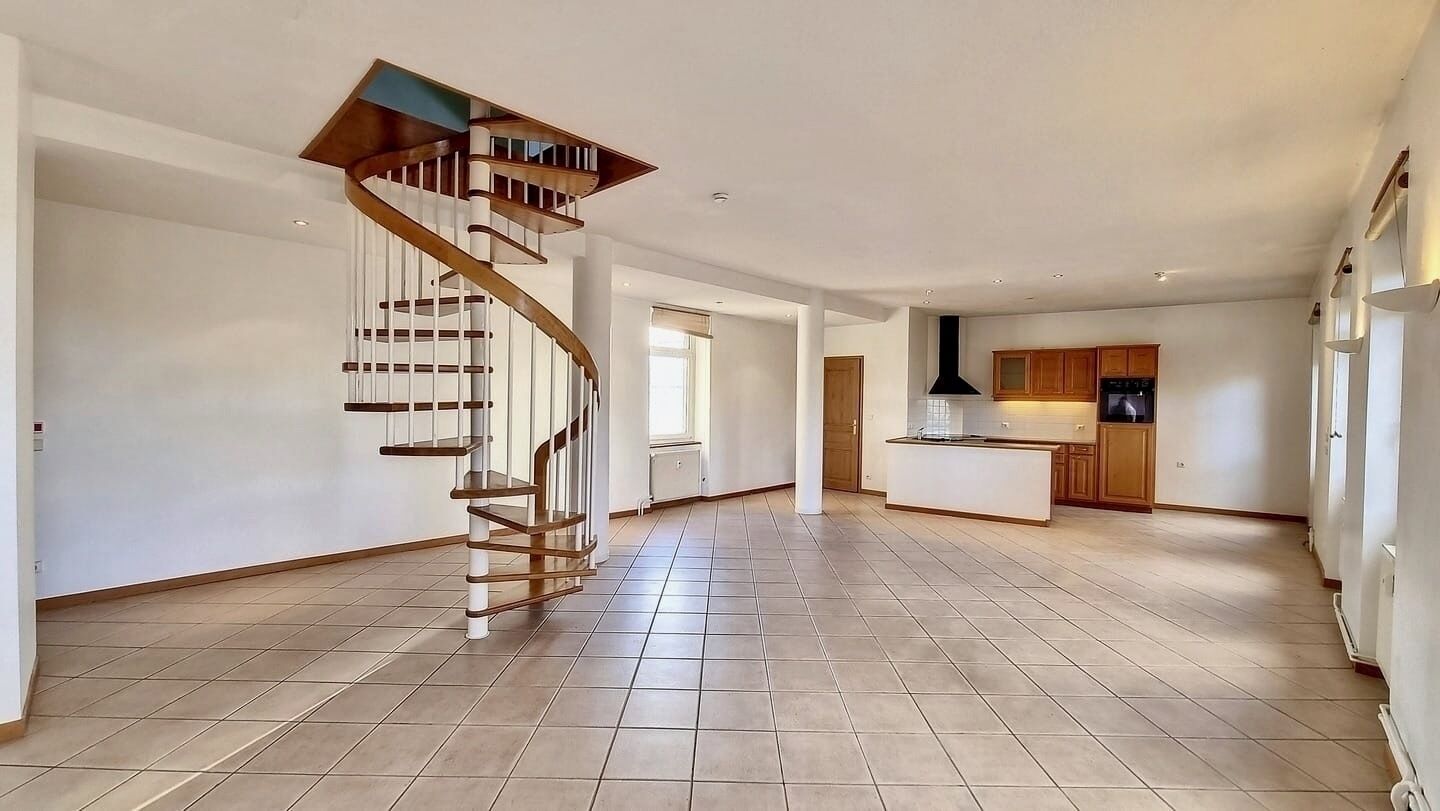 Appartement type loft en duplex - A61668df-2a20-4c20-aae1-236dda74c661