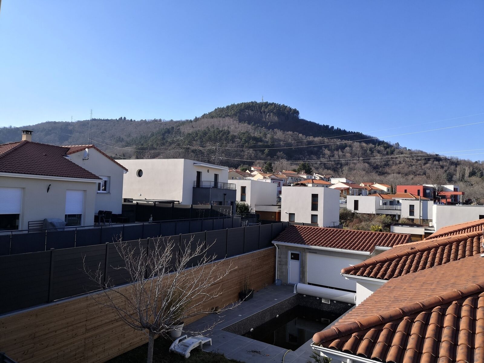 Il est déjà trop tard pour cette maison récente ! - Img 20230207 151811