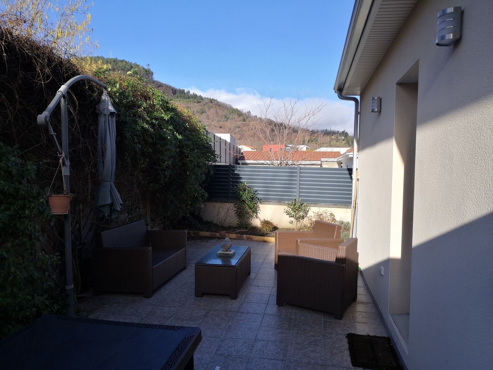 Il est déjà trop tard pour cette maison récente ! - Img 20230113 110306