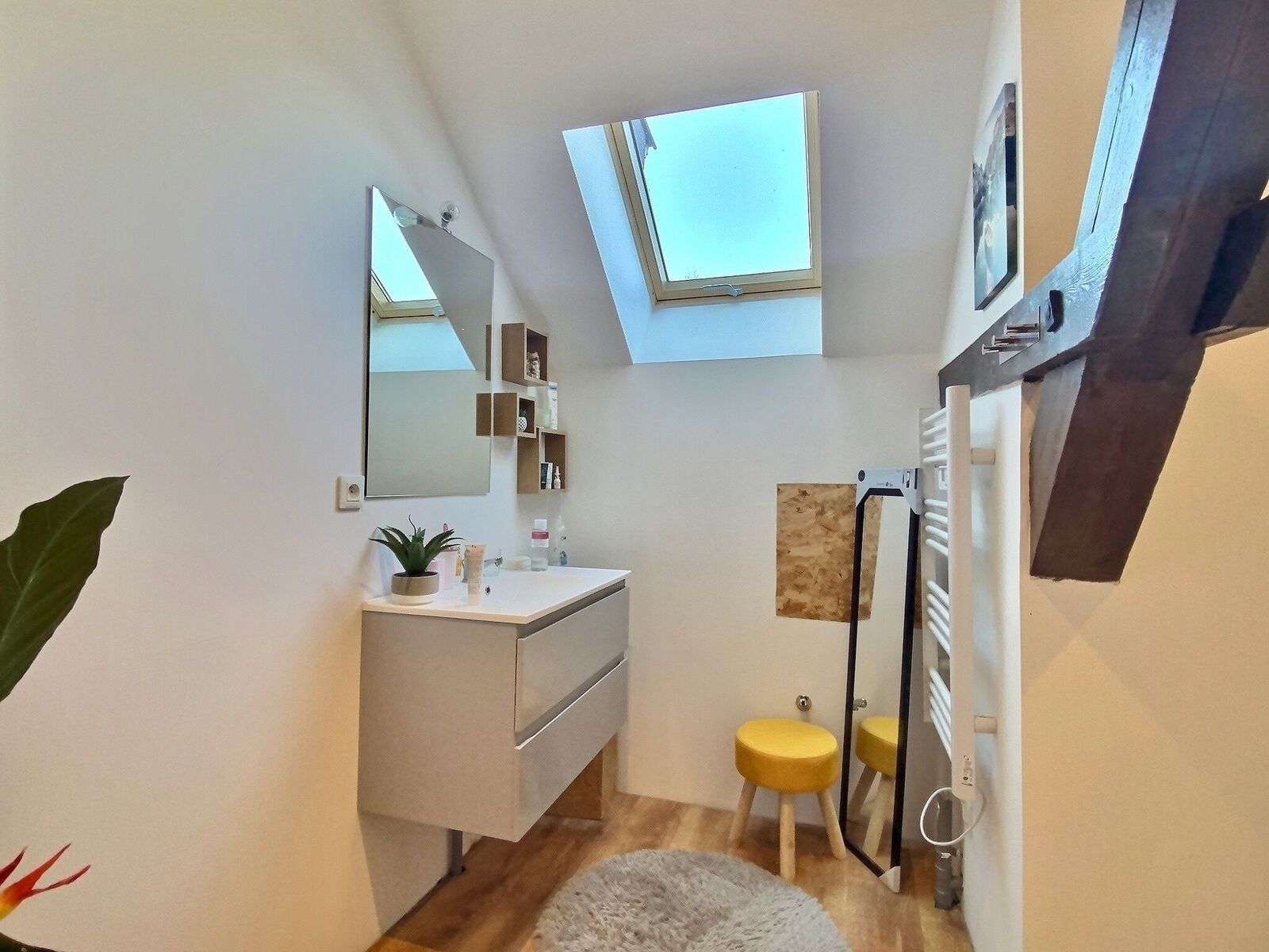 Ancienne grange joliment réhabilitée en habitation - Exposio 127789831