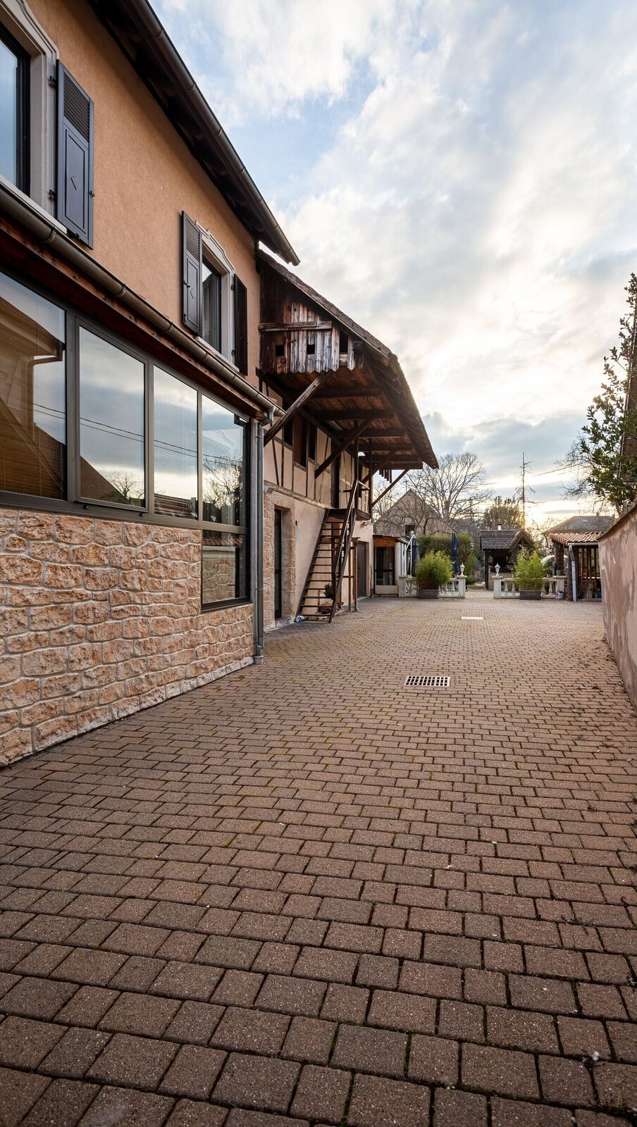 Propriété vendue en moins de 40 Jours - Perspective cour jardin holtzheim 20230308