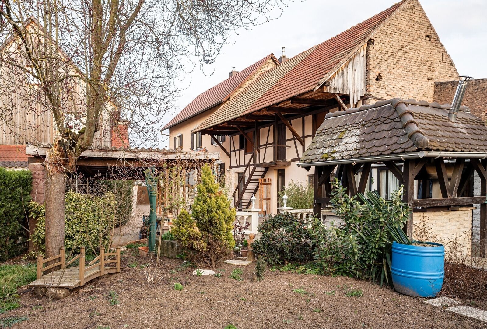 Propriété vendue en moins de 40 Jours - Vue maison depuis jardin holtzheim 20230308