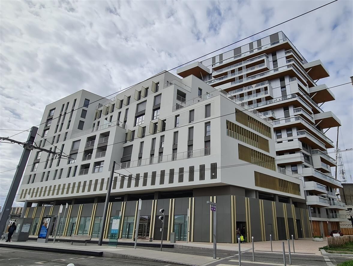 Bordeaux Appartement T2- 1 Chambre-Balcon et parking - Immeuble