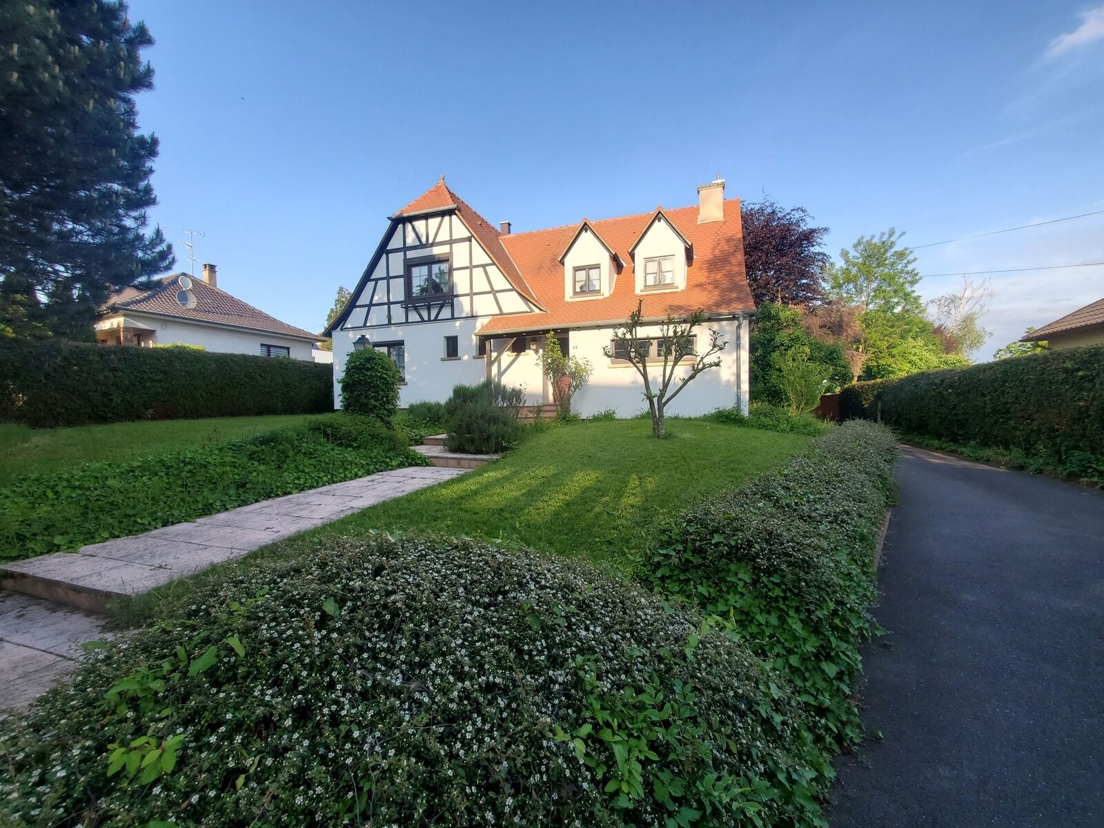 Charme et fonctionnalité  - Photo ext avant 1