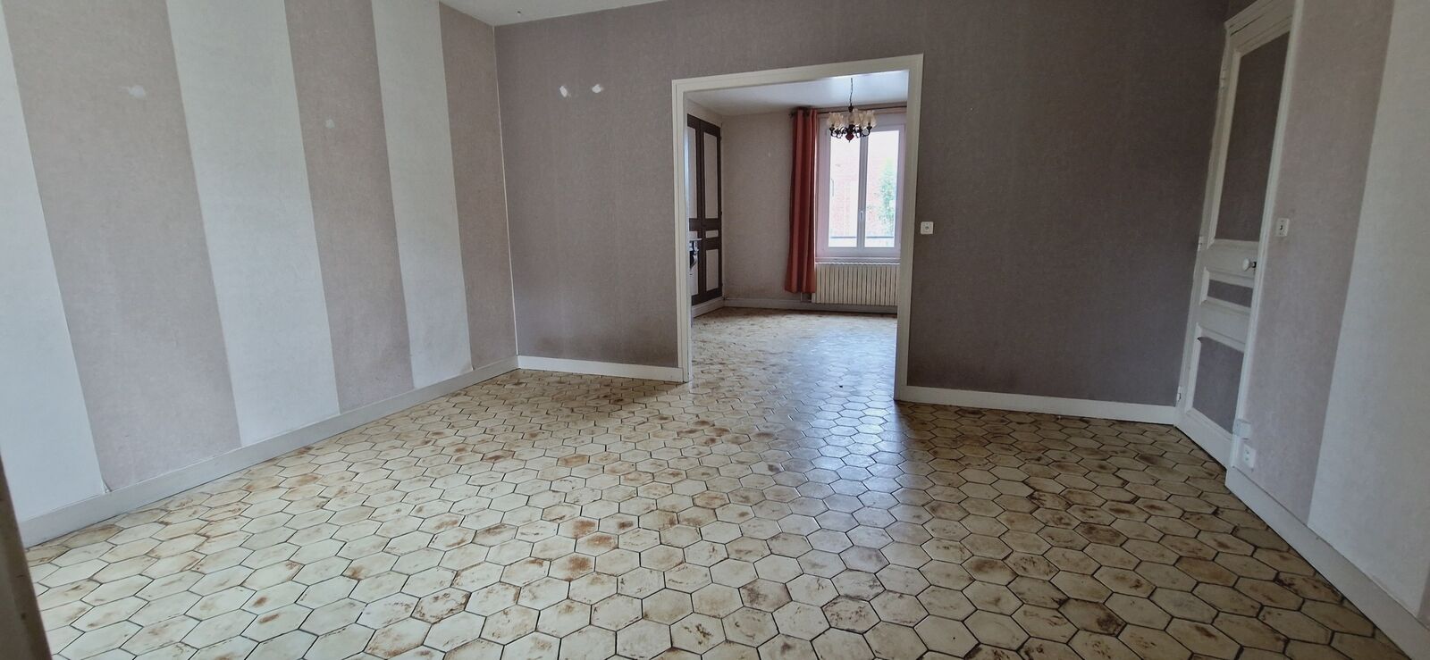 Maison familiale  atypique, gare de st Just en Chaussée - 20230620 110741