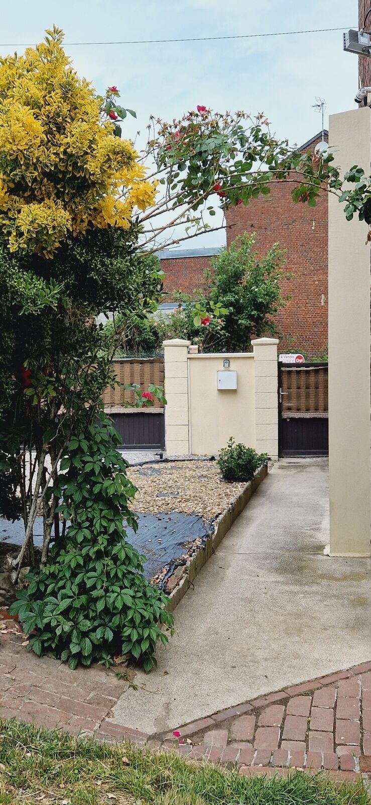 Maison familiale  atypique, gare de st Just en Chaussée - 20230620 111836