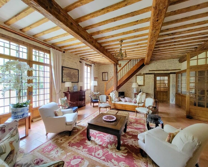 Domaine de charme. Maison climatisé. Piscine chauffée. Vaste jardin. - Sejour