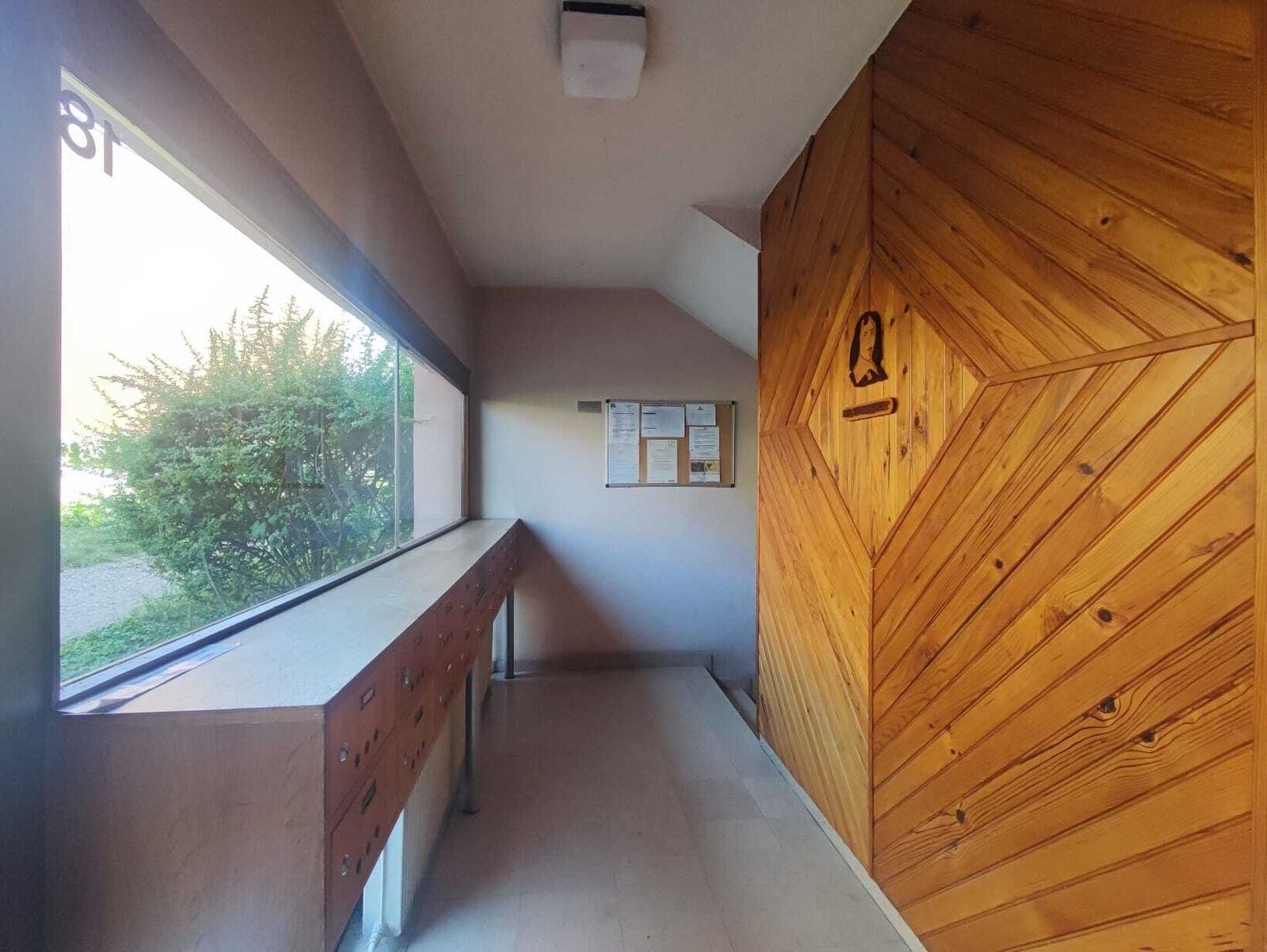 Charmant appartement F3 avec balcon - Entrée des communs