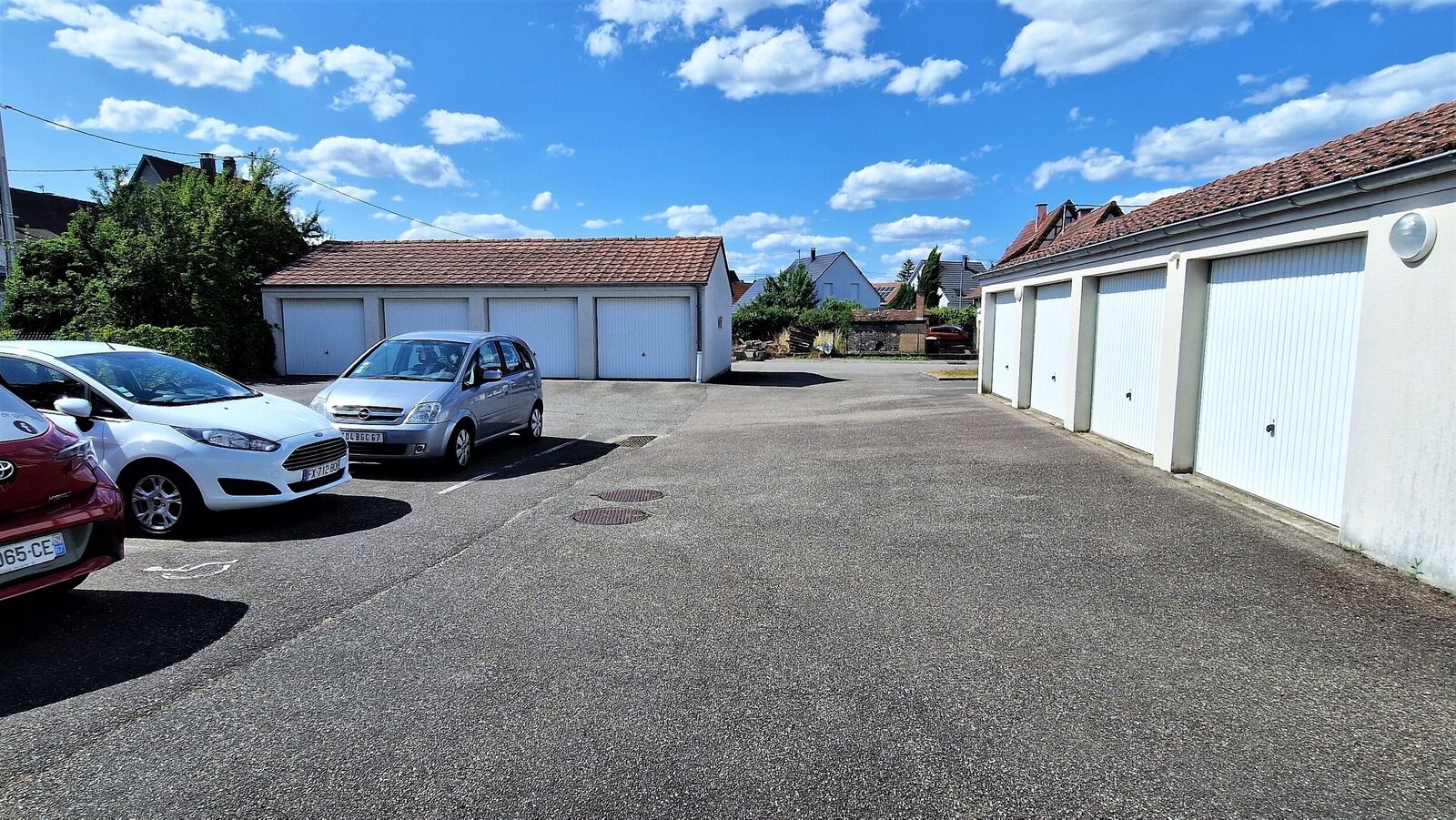 --"Sous Compromis"--2 pcs en Rez-de-jardin + Garage - 20230706 162347 1