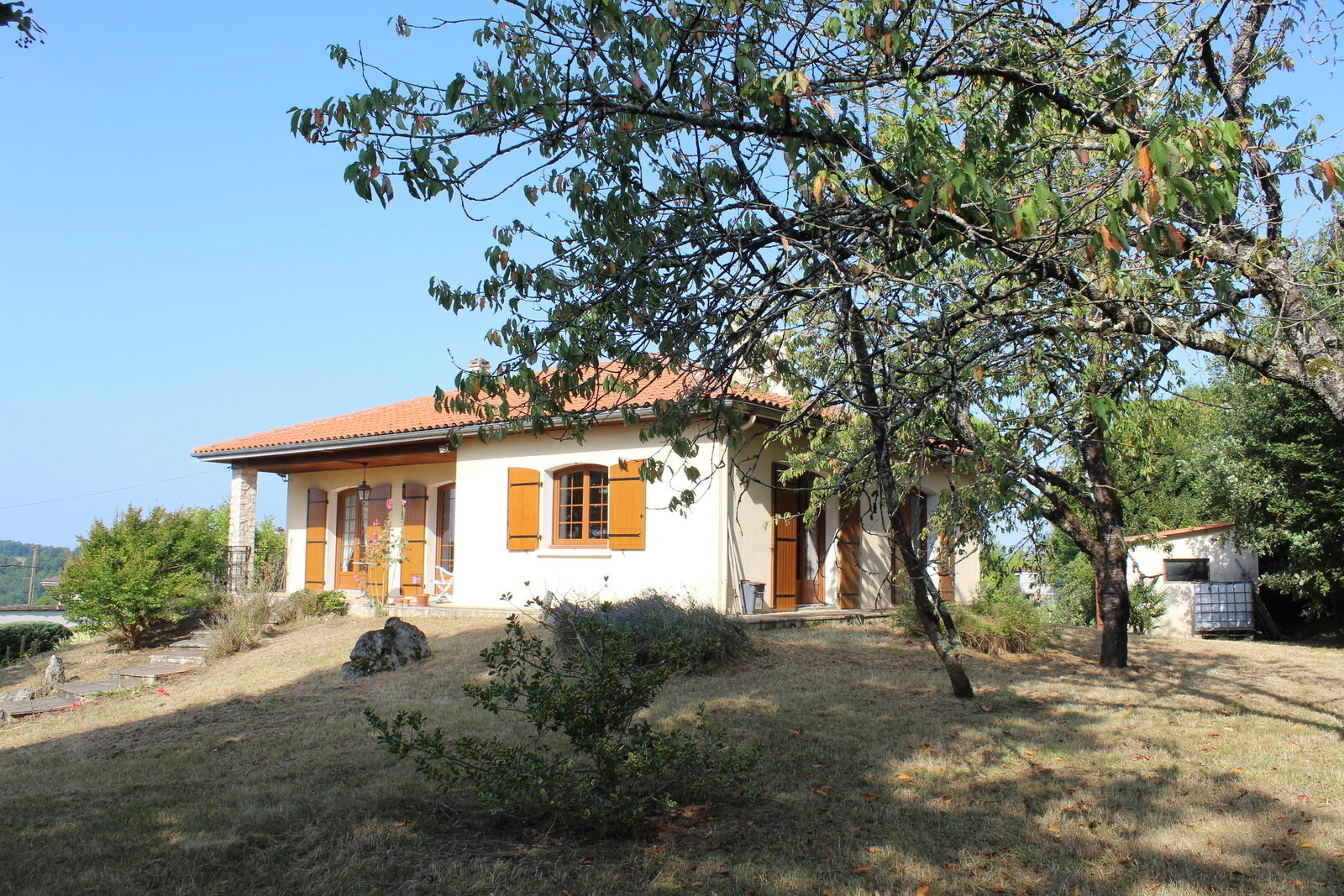 Pavillon sur sous sol. - Img 2667