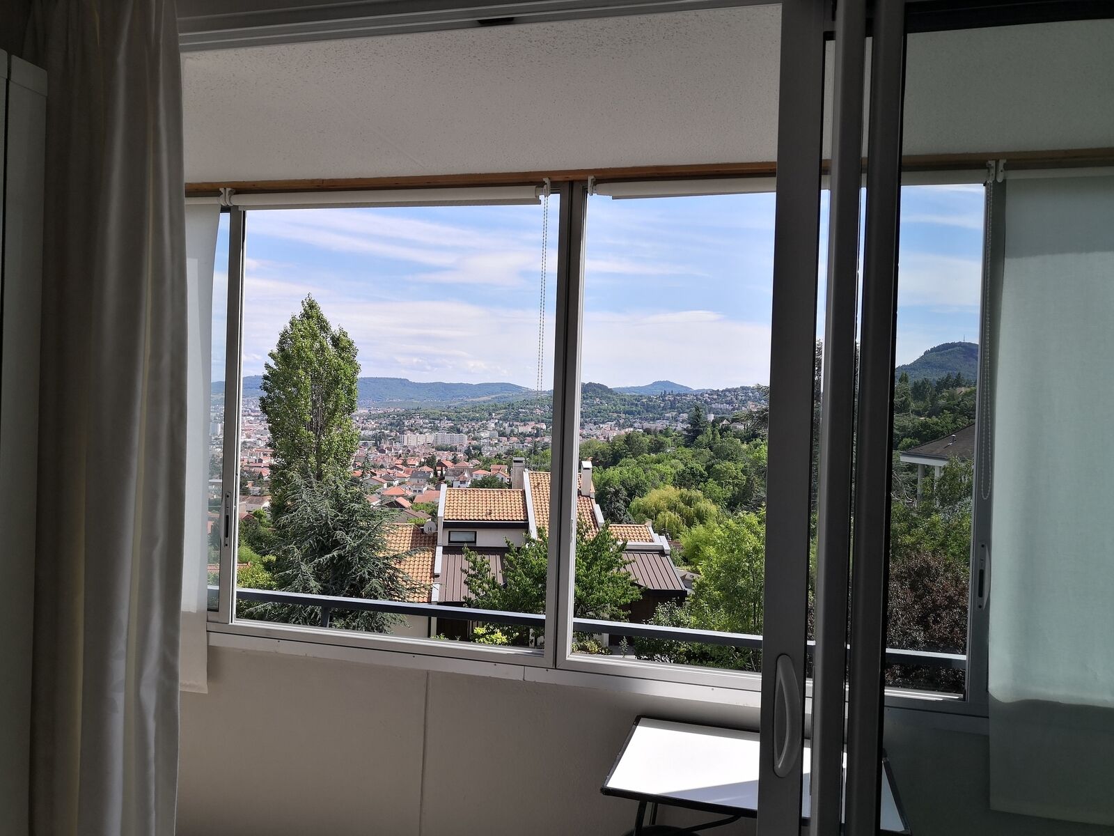 Appartement 4P avec 3 ch  + balcon 7 m2 avec vue imprenable Sud - Vue imprenable sur la verdure et Chamalières